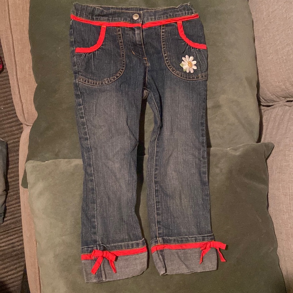 Gymboree girls jeans size 6. Cute details